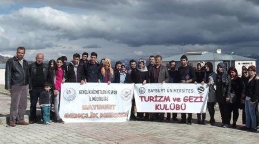 Bayburt &Uuml;niversitesi &Ouml;ğrencileri Bayburt &Ccedil;evresini Ağa&ccedil;landırıyor