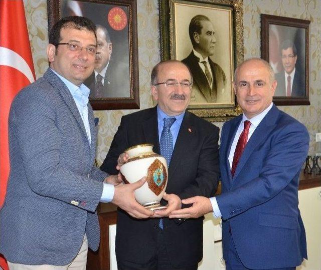 Chp’li Belediye Başkanları İmamoğlu Ve Akgün’den Başkan Gümrükçüoğlu’na Ziyaret