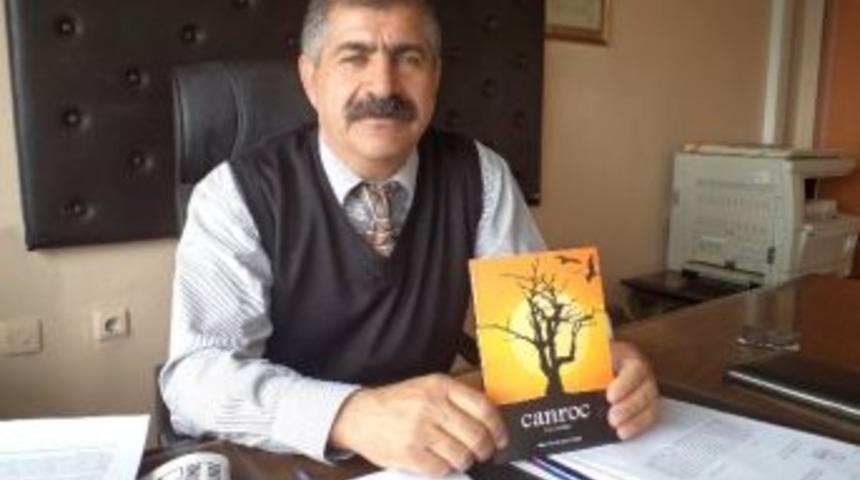 Yazı İşleri M&uuml;d&uuml;r&uuml; Arslan Şiir Kitabı &Ccedil;ıkarttı