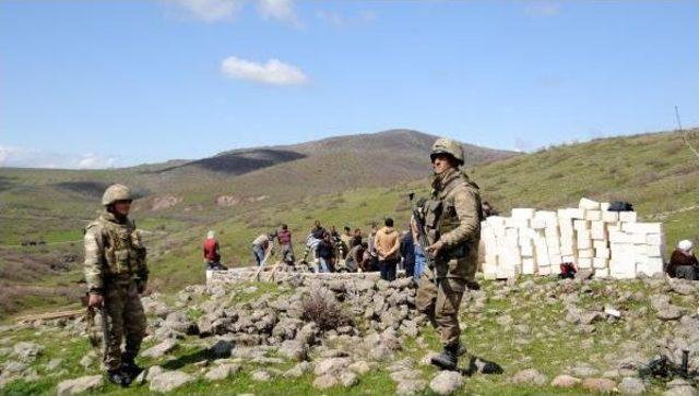 Tunceli'de 1938 Olaylarıyla Ilgili Yapılan Kazıda Bazı Kemikler Bulundu