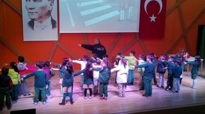 Afyonkarahisar&rsquo;da &Ccedil;ocuklar Trafik Kurallarını &Ouml;ğrendi