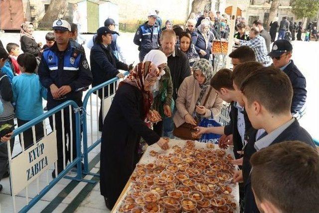 Eyüp Sultan Meydanı’nda “kutlu Doğum” Etkinliği