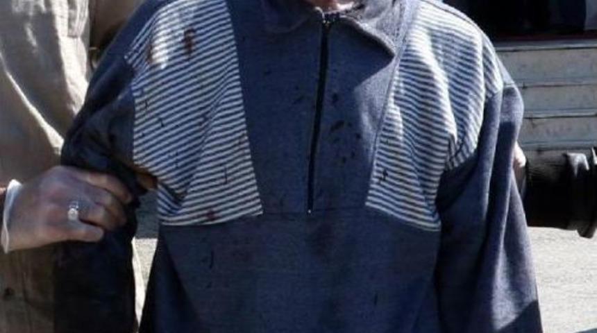 Eşini, Boğazını Keserek &Ouml;ld&uuml;rd&uuml;