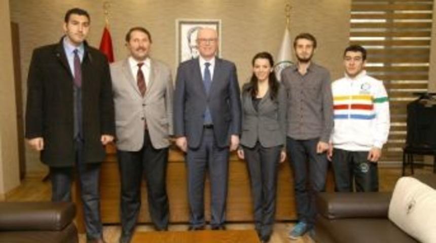 Başkan Kurt İ&ccedil; Anadolu Gen&ccedil;lik Federasyonu Yetkilileri İle Buluştu