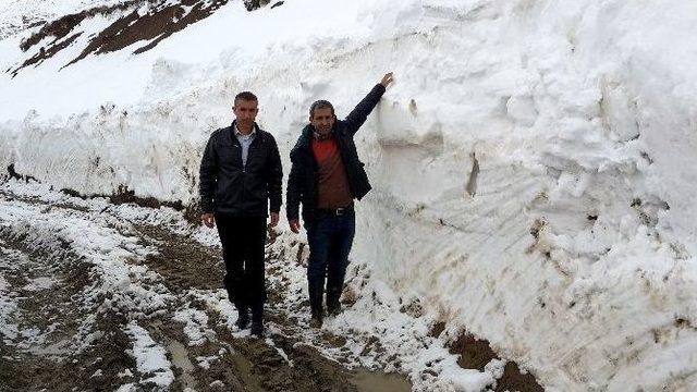 Karlı Bölgedeki Su Arızası Giderildi