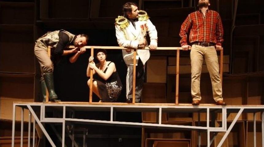 Tiyatro Anadolu&rsquo;nun Yeni Oyunu: &ldquo;intiharın Genel Provası&rdquo;