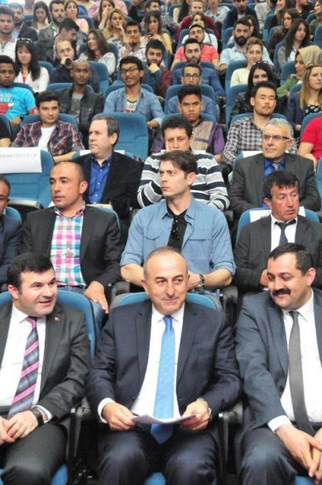 Bakan Çavuşoğlu'dan Papa'ya Eleştiri: Dini Liderler Nefreti Değil, Barışı Öne Çıkarmalı (3)