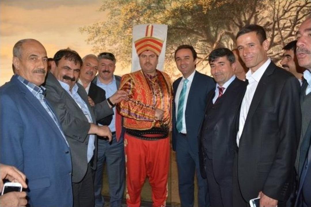 Tatvanlı Muhtarlar İstanbul&rsquo;u Geziyor