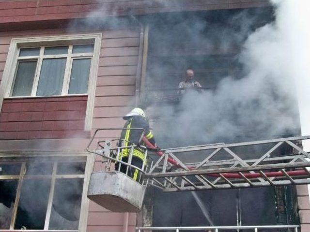 Sobaya Döktüğü Benzin Evi Yaktı