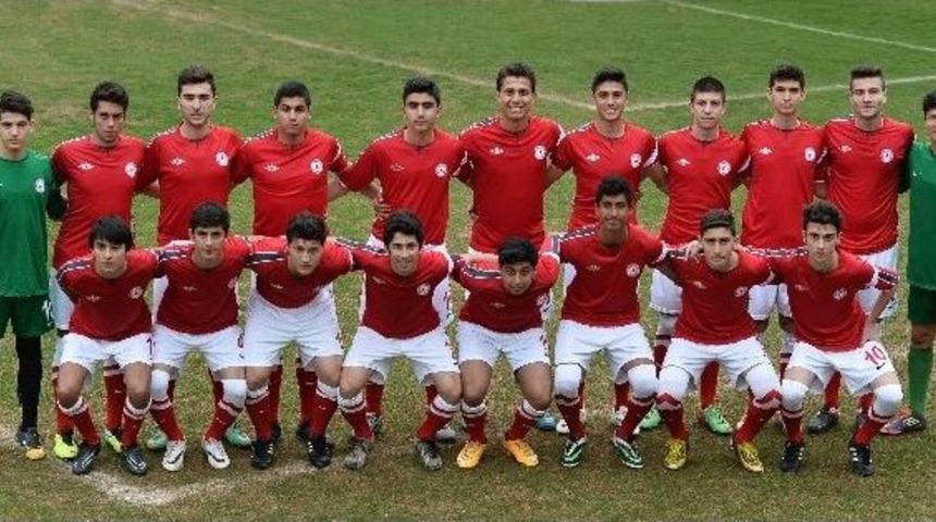 Gen&ccedil;ler Şampiyonluk Yolunda