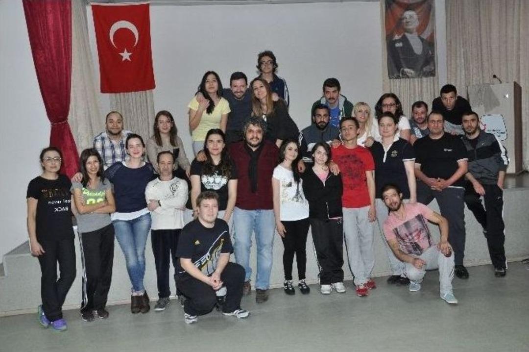 (&ouml;zel Haber) Karesi Belediyesi Kent Tiyatrosu G&uuml;n Sayıyor