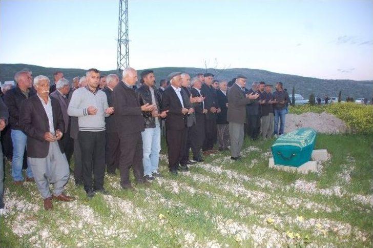 (özel Haber) Adana’da Kendi Serumuna Yanlışlıkla Narkoz Ekleyen Hemşire Öldü G4