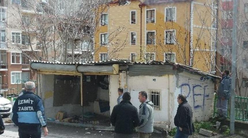 İzmit&rsquo;in Estetiğini Bozan Yapılar Yıkılıyor