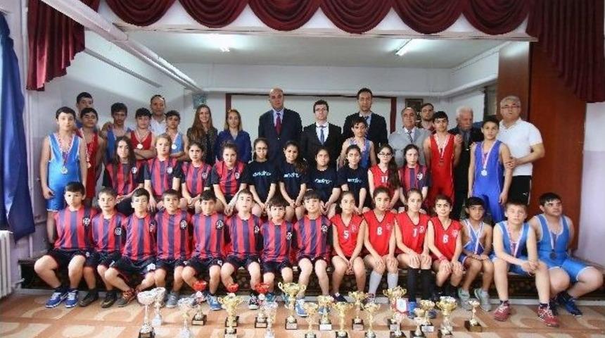 Bayraklı&rsquo;da &Ouml;ğrencilerin Başarısı G&ouml;z Dolduruyor