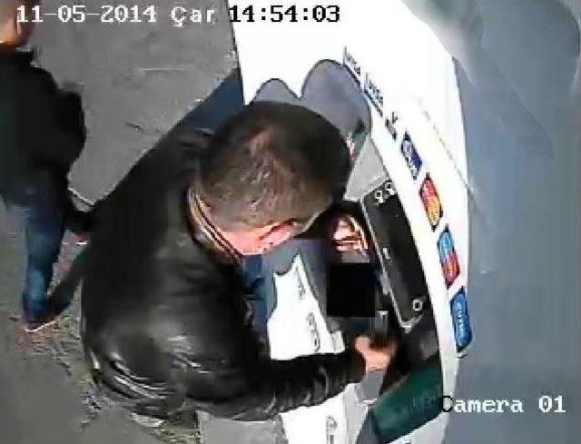 "polisim" Diyerek Kadını Dolandırıp Parasını &Ccedil;ekti 1