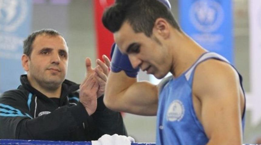 Sel&ccedil;uk Eker, Kardeş &Uuml;lkede Ringe &Ccedil;ıkıyor