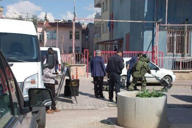 Adıyaman&rsquo;da Ş&uuml;pheli &Ccedil;anta F&uuml;nye İle Patlatıldı 1