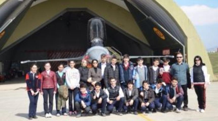 Ortaokul &Ouml;ğrencileri F16 U&ccedil;aklarıyla Tanıştı