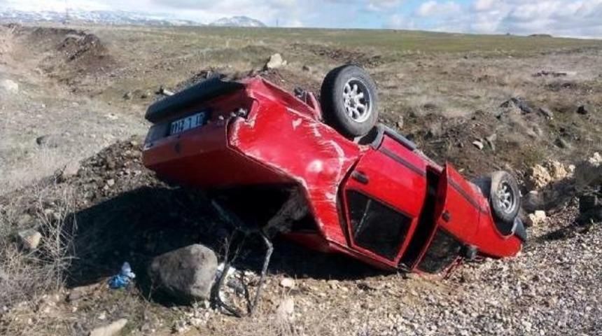 Adilcevaz'da Otomobil Takla Attı: 4 Yaralı