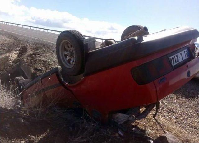 Adilcevaz'da Otomobil Takla Attı: 4 Yaralı