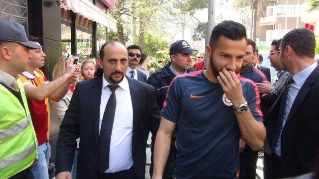 Galatasaraylı Futbolculara Büyük İlgi