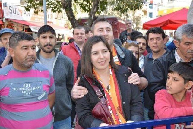 Galatasaraylı Yasin Ve Sinan'a Manisa'da Yoğun Ilgi