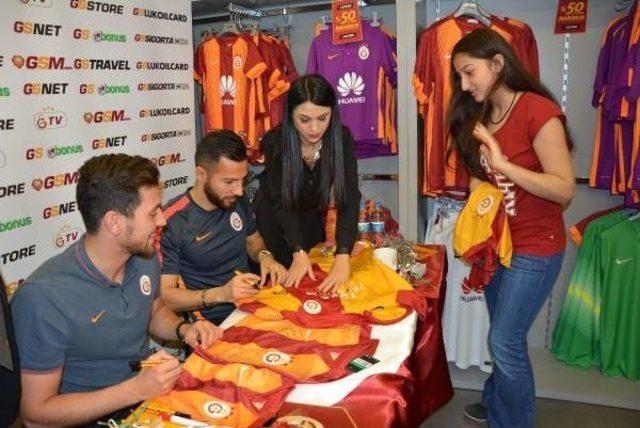 Galatasaraylı Yasin Ve Sinan'a Manisa'da Yoğun Ilgi