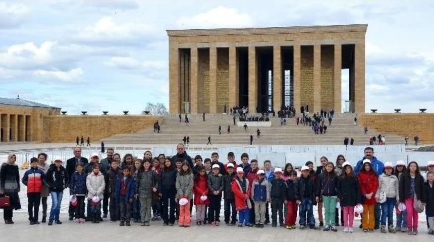 &Ouml;ğrencilere Anıtkabir Gezisi