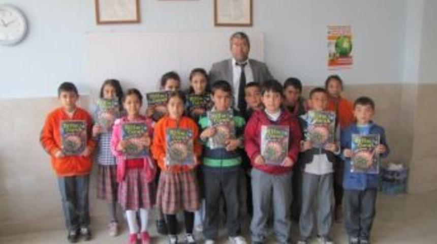 Yerk&ouml;y&rsquo;de &Ouml;ğrencilere Bilim &Ccedil;ocuk Dergisi Dağıtıldı