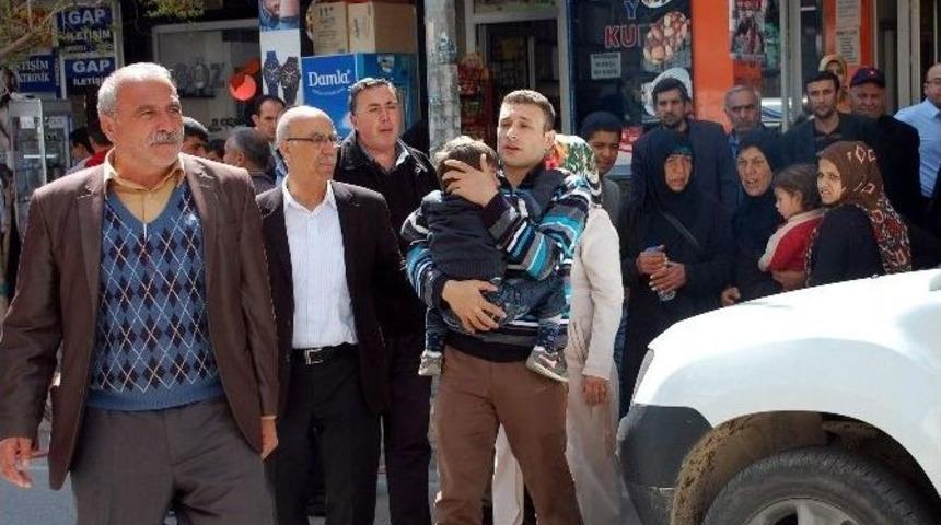 Adıyaman&rsquo;da Otomobil &Uuml;&ccedil; Yaşındaki &Ccedil;ocuğa &Ccedil;arptı