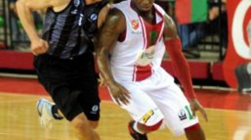 Pınar Karşıyakalı Dixon Zirveye Koşuyor