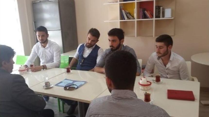 Ad&uuml; Didim Myo &Ouml;ğrencilerinden &Ouml;rnek Davranış