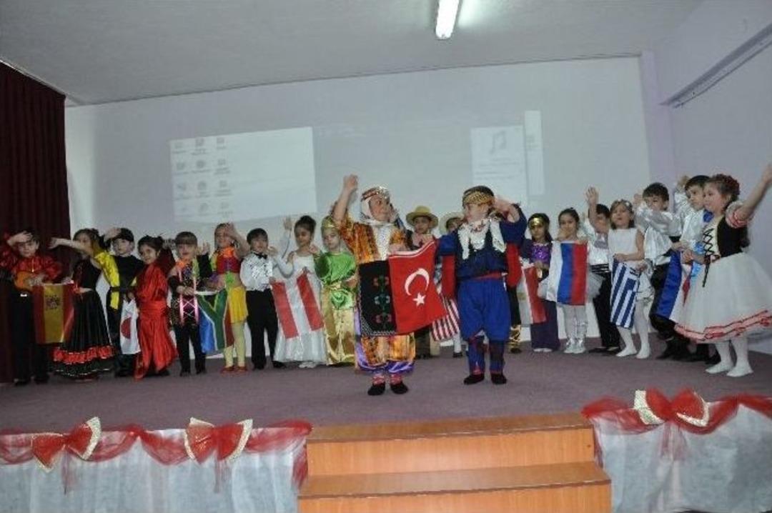 Miniklerin G&ouml;sterisi Beğeni İle İzlendi