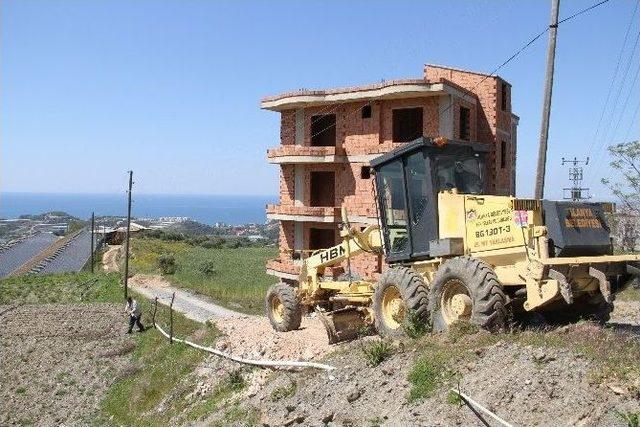 Alanya’da Yol Onarım Ve Bakım Çalışmaları Devam Ediyor