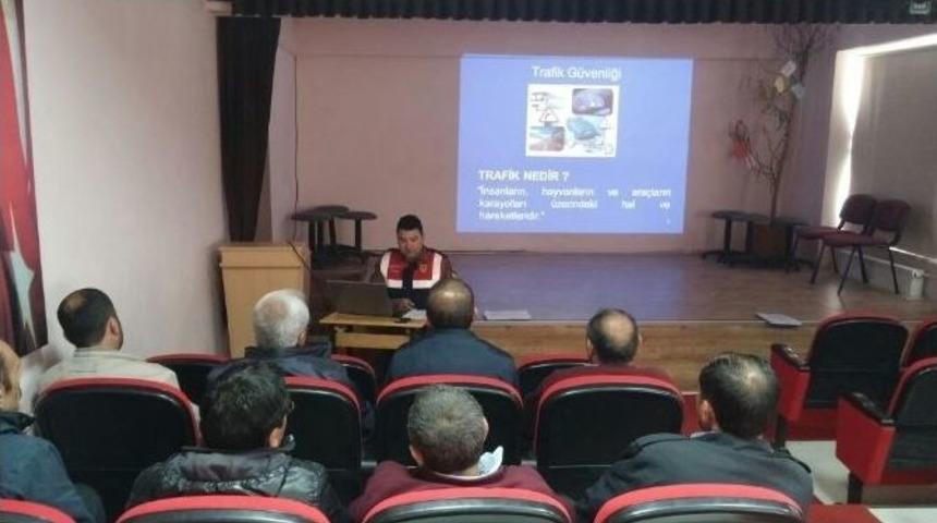 Jandarmadan Taşımalı Okul Servis S&uuml;r&uuml;c&uuml;lerine Eğitim
