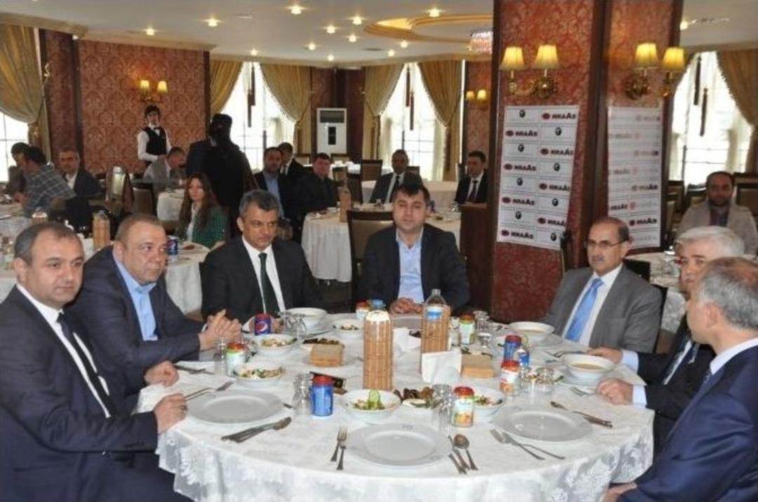 Sakarya Ramada Otel İ&ccedil;in İmzalar Atıldı