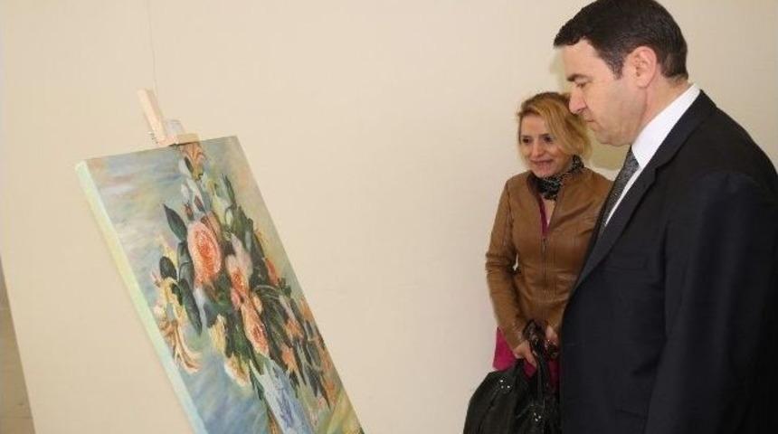Vali Işın, Resim Sergisini Gezdi