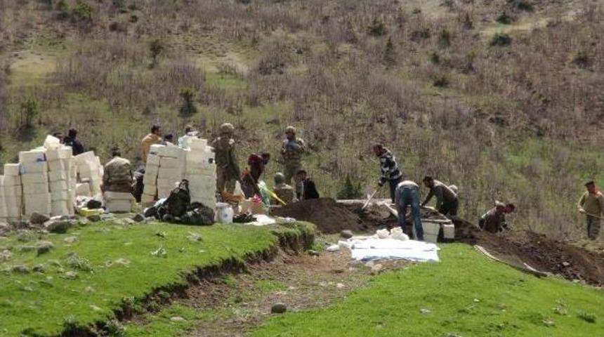 Tunceli'deki Kazıda Yeni Kafatasları Ve Muhtar M&uuml;hr&uuml; Bulundu