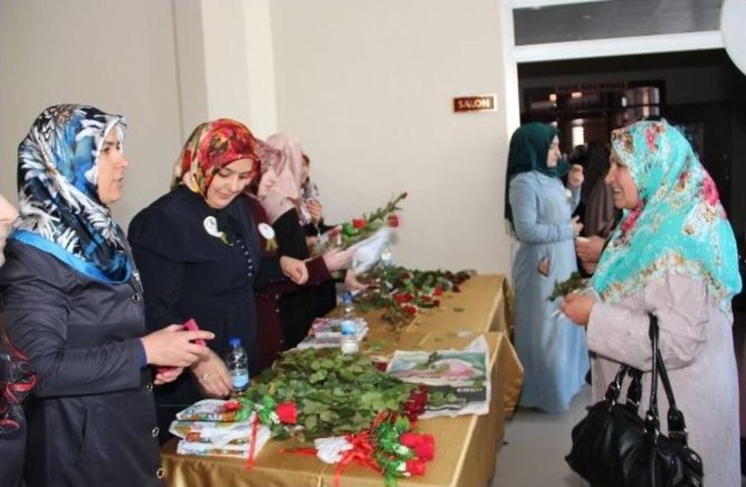 Oltu&rsquo;da Kutlu Doğum Coşkusu