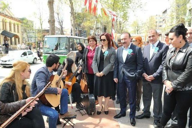 İzmit’te Dünya Sanat Günü Kutlandı