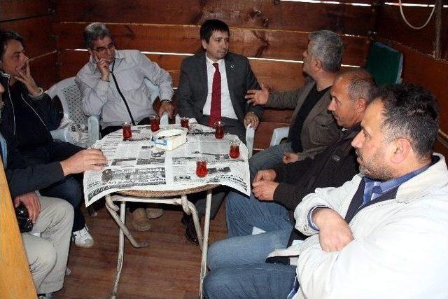 Yenid&uuml;nya, Grevdeki İş&ccedil;ileri Ziyaret Etti 3