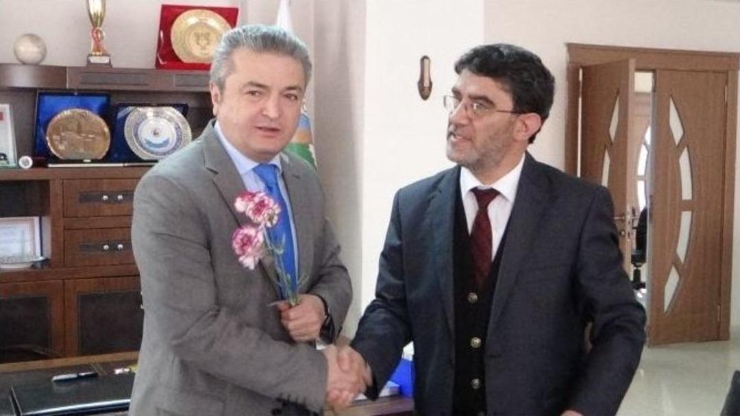 M&uuml;ft&uuml;l&uuml;k Esnaf Ve Vatandaşlara G&uuml;l Dağıttı