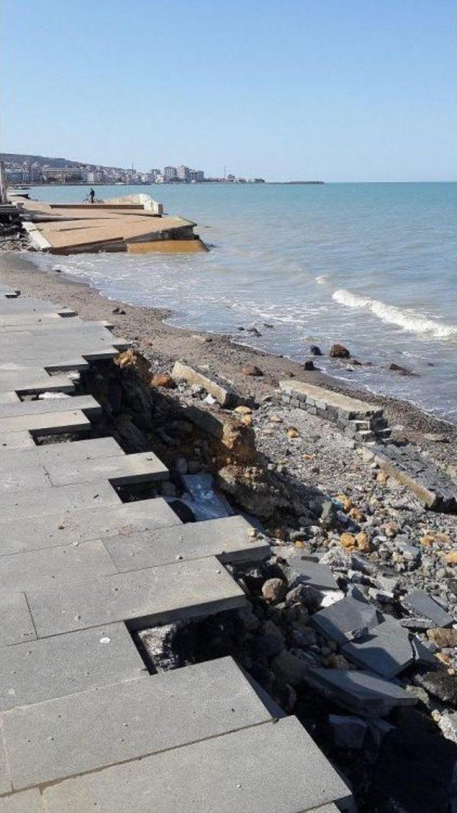 Fırtına Nedeniyle Y&uuml;r&uuml;y&uuml;ş Yolu &Ccedil;&ouml;kt&uuml; 2