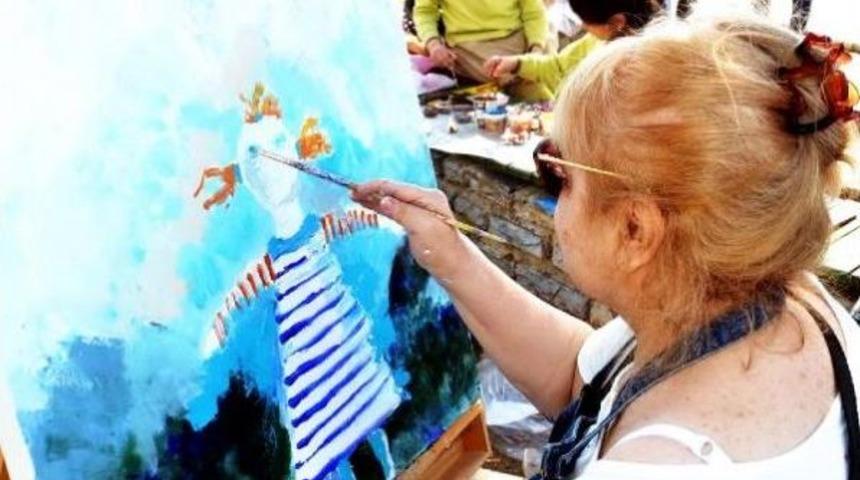 Bodrum Sokakları Dans Ve Resimle Şenlendi