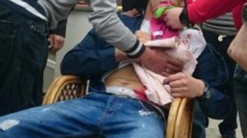 Kafede Bı&ccedil;aklı Kavga: 1 Yaralı