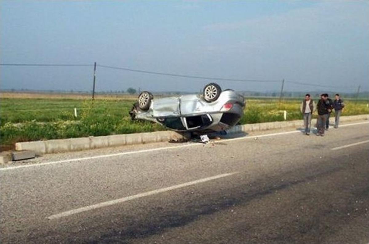 Salihli&rsquo;de &Uuml;&ccedil; Ayrı Kazada 8 Kişi Yaralandı