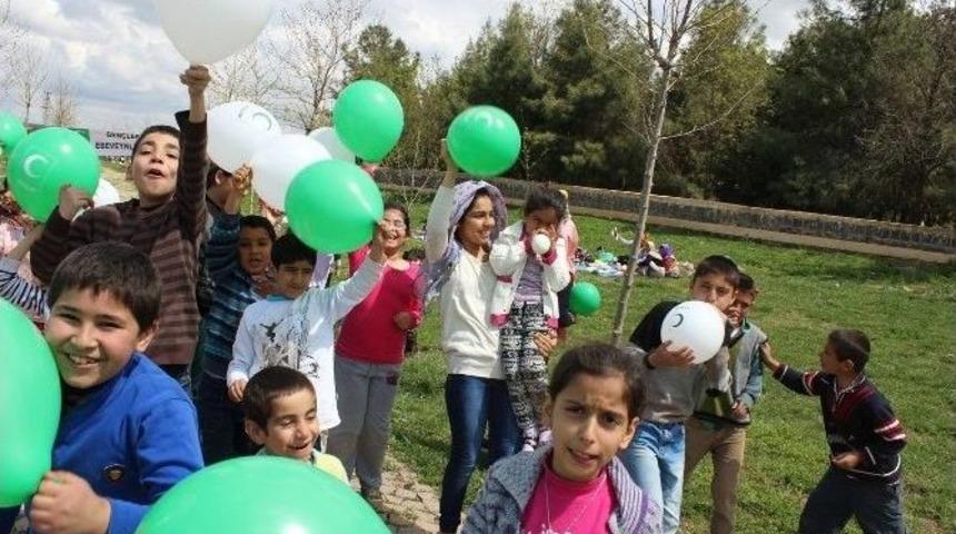 Yeşilay Anneleri Hz. Eyy&uuml;p T&uuml;rbesine G&ouml;t&uuml;rd&uuml;