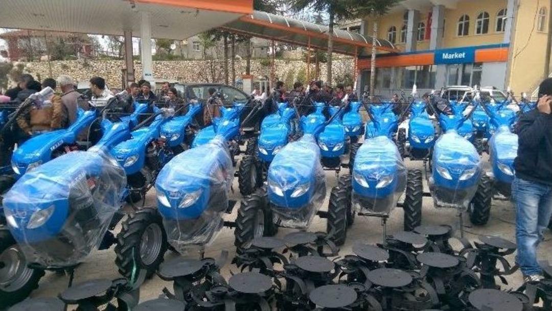 Ermenekli Madencilere Gebe D&uuml;veden Sonra El Trakt&ouml;rleride Verildi