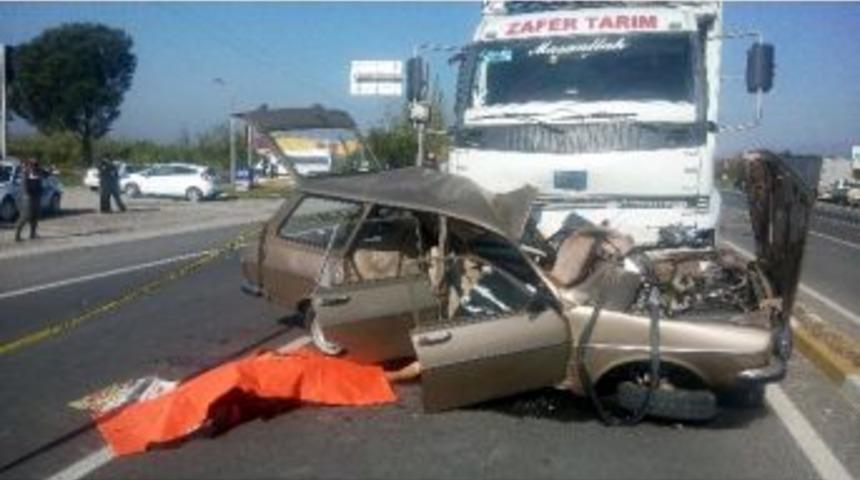 Işık İhlali Kaza Getirdi: 3 &Ouml;l&uuml;