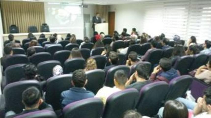 Me&uuml; &Ouml;ğrencisi &Ouml;ğretmen Adaylarına Fatih Projesi Tanıtıldı